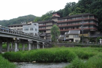 三朝薬師の湯 万翆楼